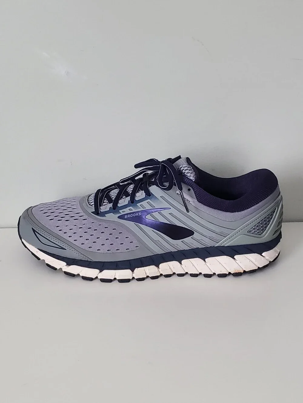 Brooks Men's Beast 18 Extra Wide 4E Road Running Sneakers Size 12